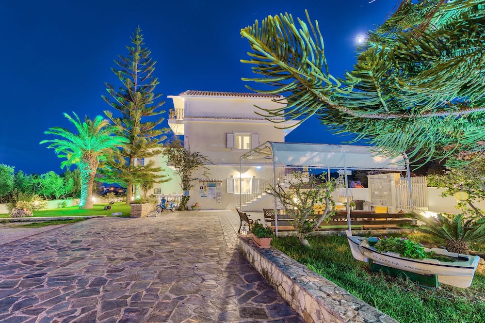 Photo of Outdoor in Amoudi