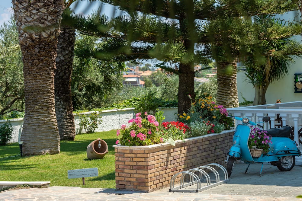 Photo of Outdoor in Amoudi