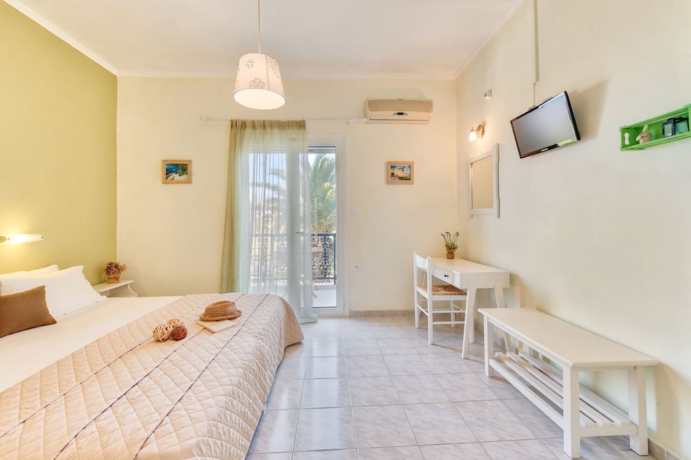 Photo of Bedroom in Amoudi
