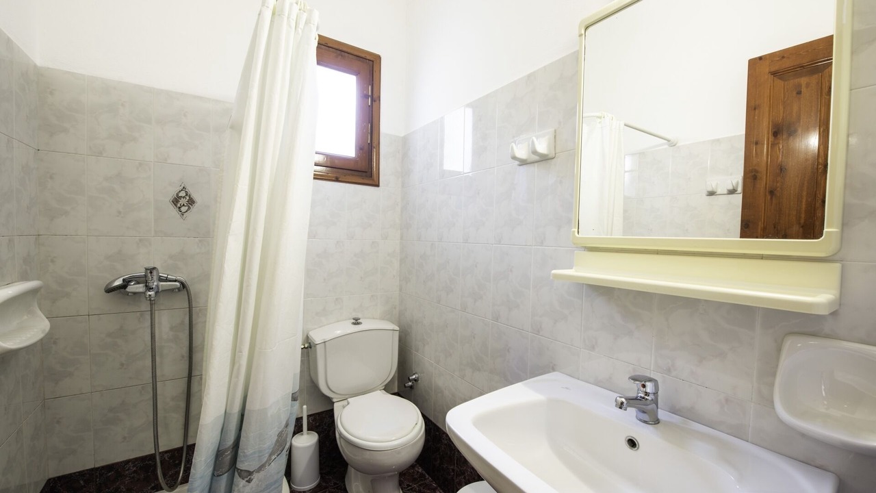 Photo of Bathroom in Agios Georgios Pagon