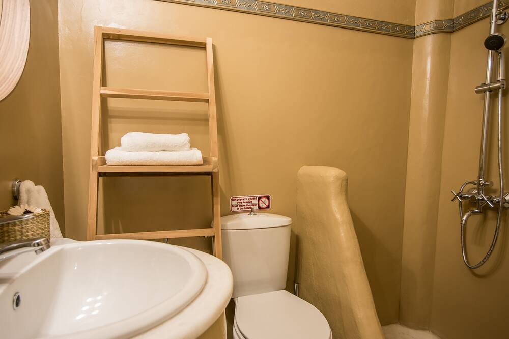 Photo of Bathroom in Ampelas