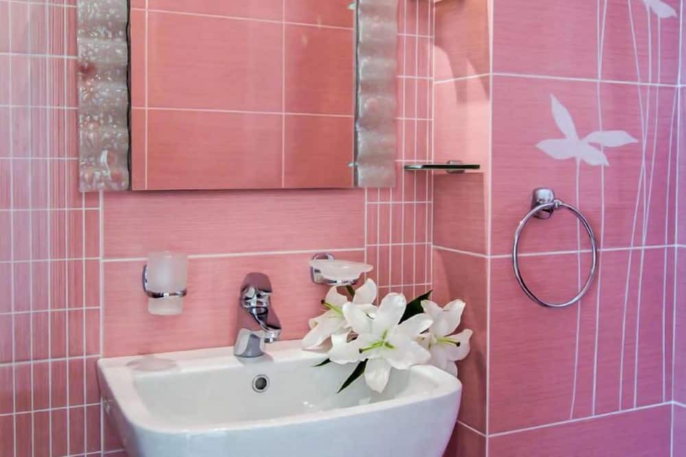 Photo of Bathroom in Kerveli