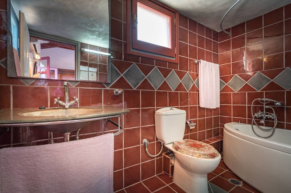 Photo of Bathroom in Xirokastello
