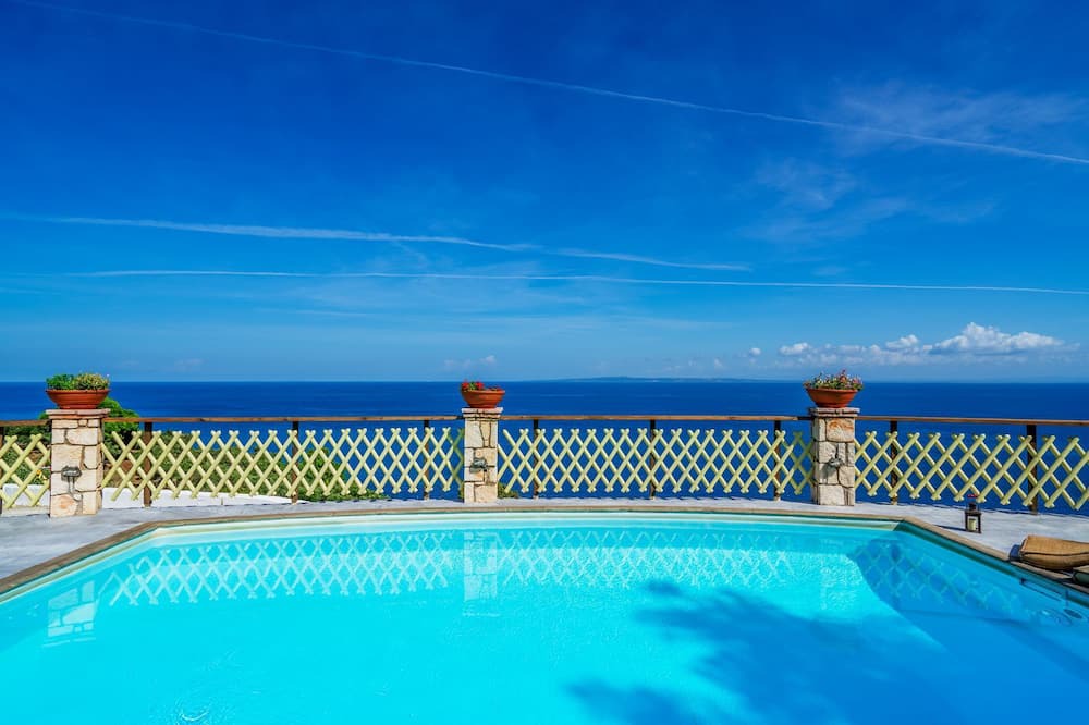 Photo of Outdoor in Xirokastello