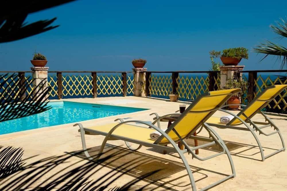 Photo of Outdoor in Xirokastello