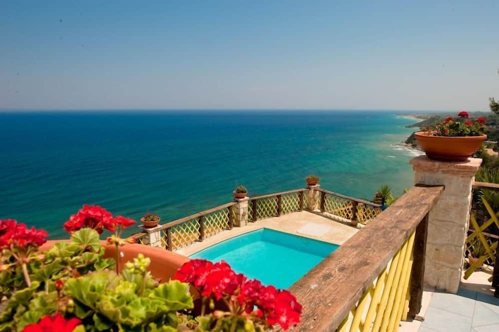 Photo of Outdoor in Xirokastello
