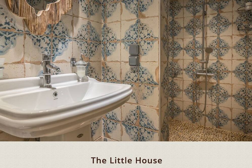 Photo of Bathroom in Xirokastello