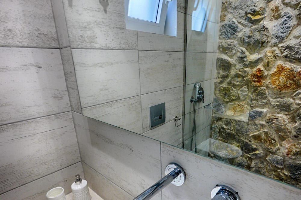 Photo of Bathroom in Agios Georgios Pagon