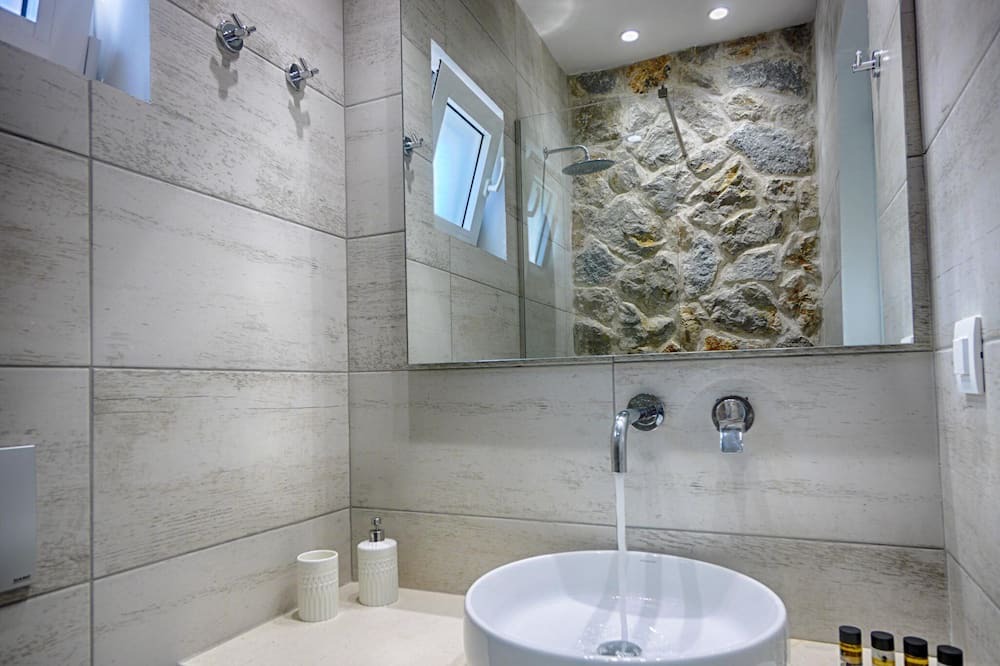 Photo of Bathroom in Agios Georgios Pagon