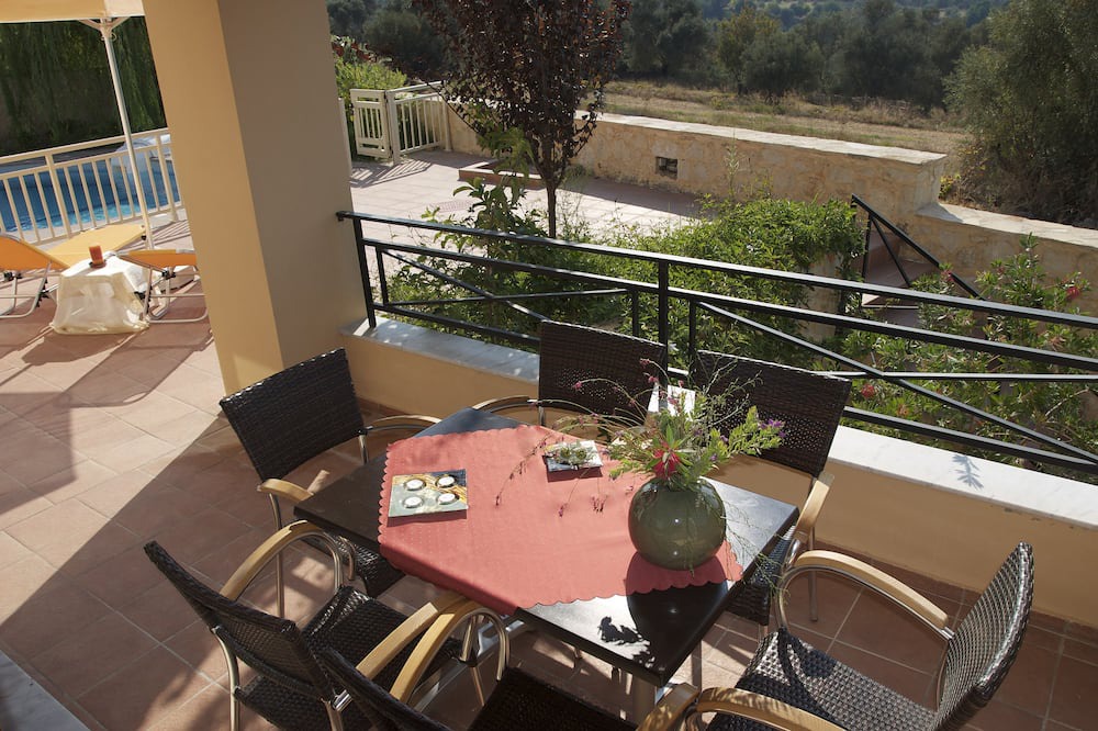 Photo of Patio Balcony in Houdetsi