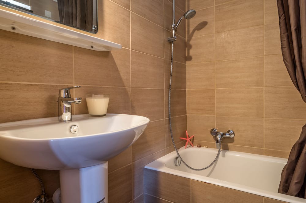 Photo of Bathroom in Xirokastello
