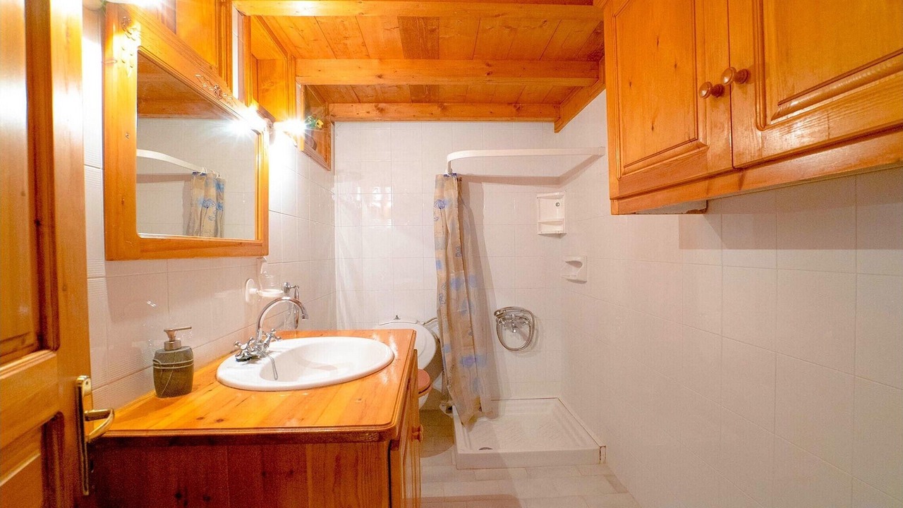 Photo of Bathroom in Agios Georgios Nilias
