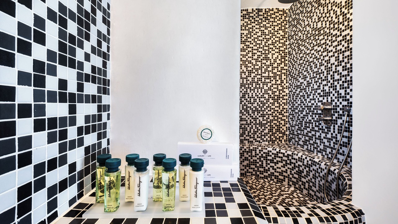 Photo of Bathroom in Kamari