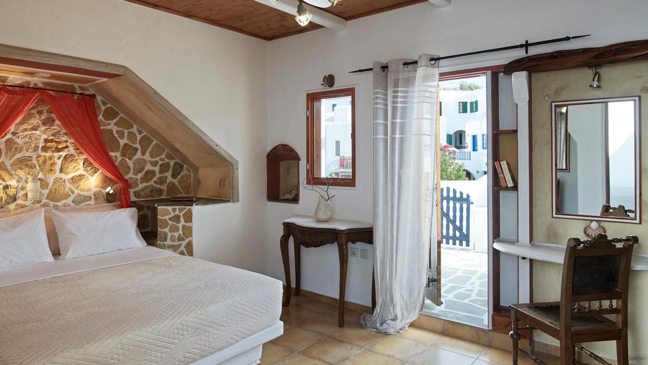 Photo of Bedroom in Folegandros Town