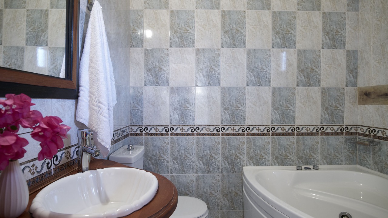 Photo of Bathroom in Folegandros Town