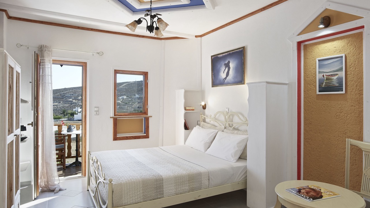 Photo of Bedroom in Folegandros Town
