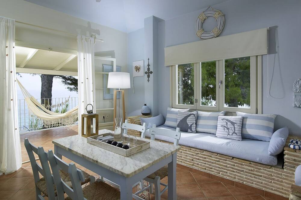 Photo of Livingroom in Amoudi