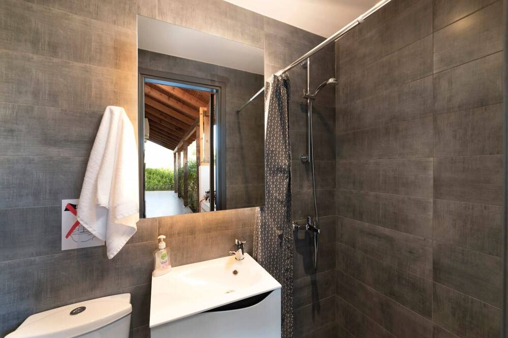 Photo of Bathroom in Flamouriana