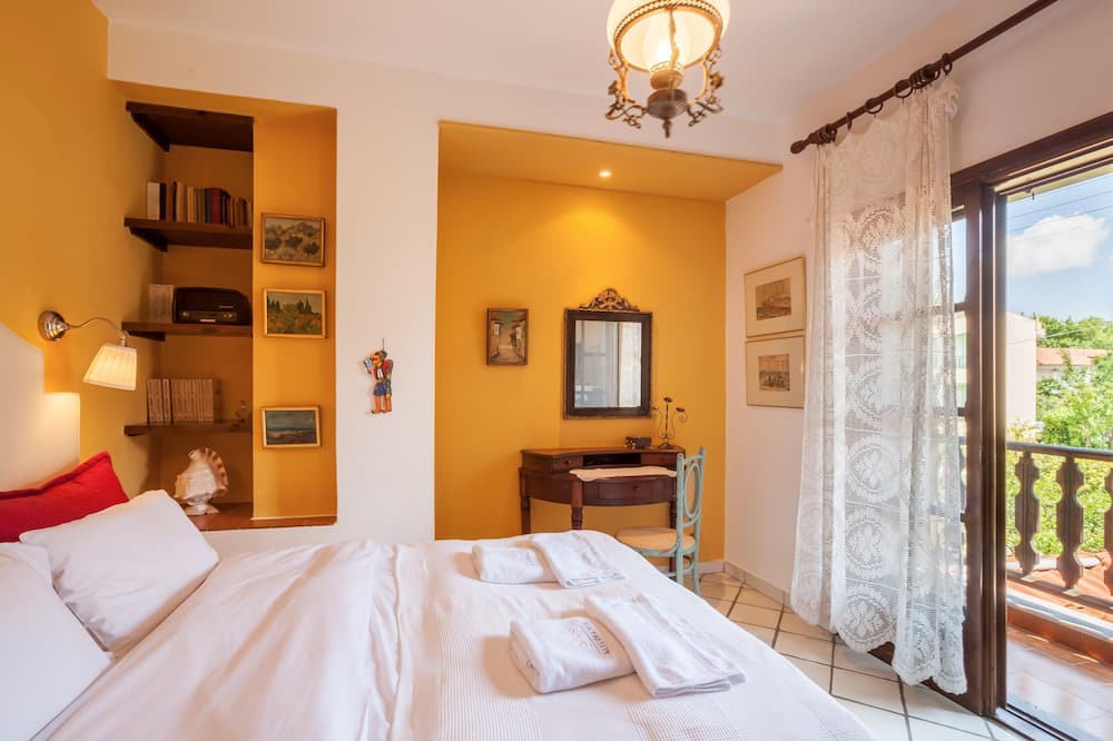 Photo of Bedroom in Paradhisos