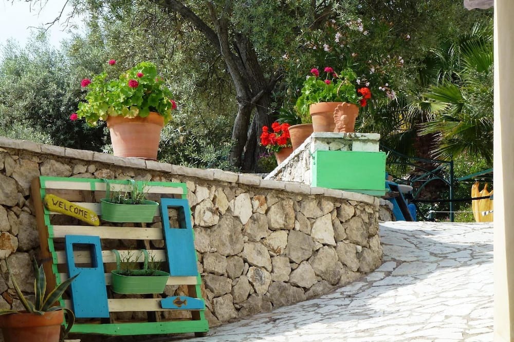 Photo of Outdoor in Apolpaina