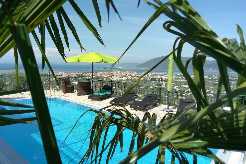 Photo of Outdoor in Apolpaina