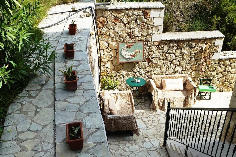 Photo of Outdoor in Apolpaina