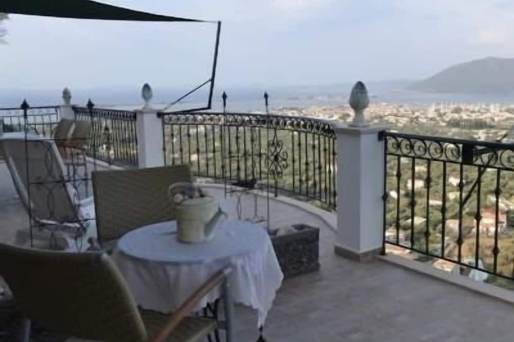 Photo of Outdoor in Apolpaina