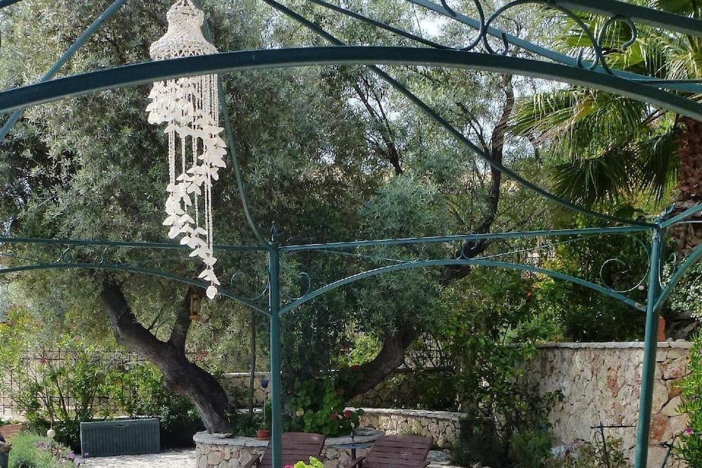 Photo of Outdoor in Apolpaina