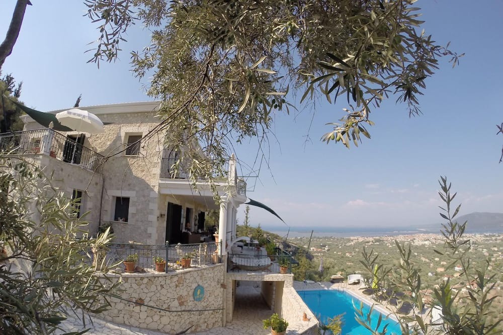 Photo of Outdoor in Apolpaina