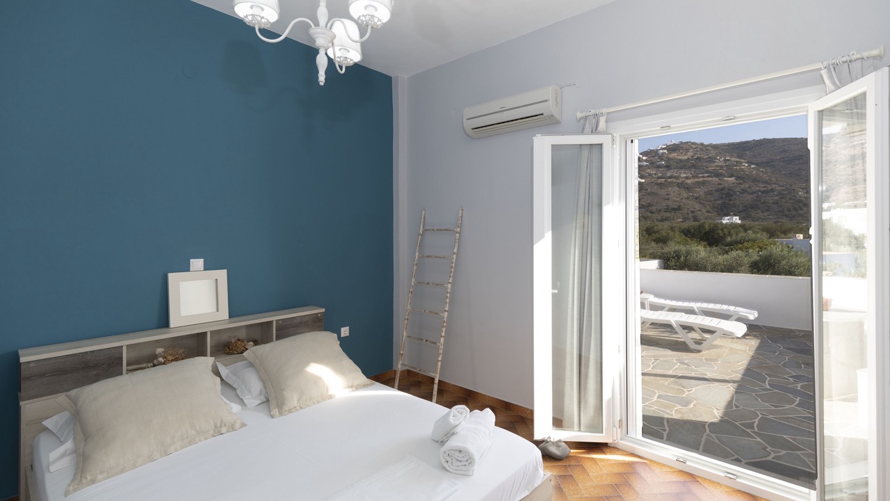 Photo of Bedroom in Platis Gialos