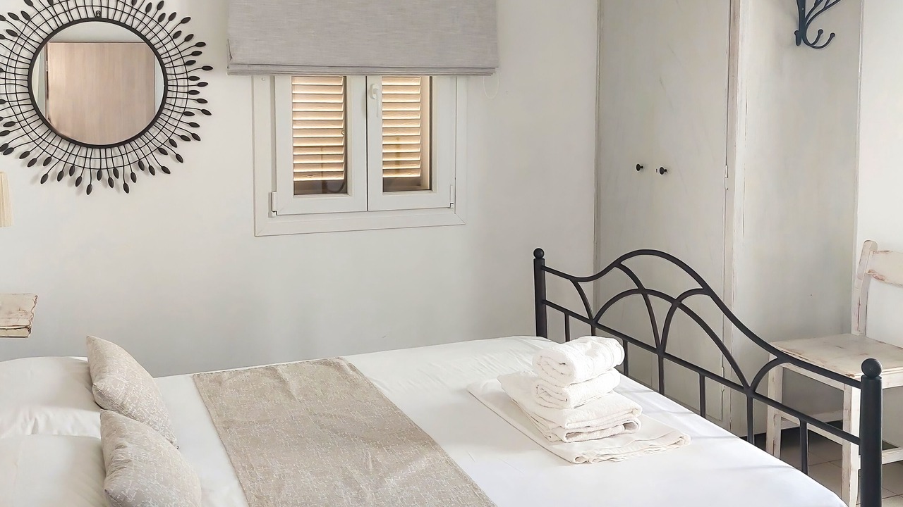 Photo of Bedroom in Platis Gialos