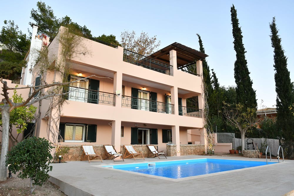 Photo of Outdoor in Agios Emilianos