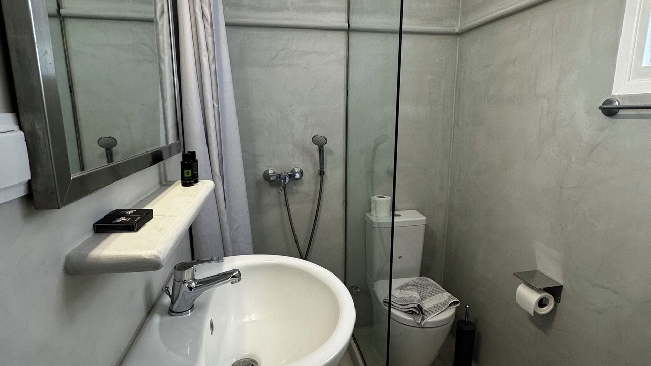 Photo of Bathroom in Ios
