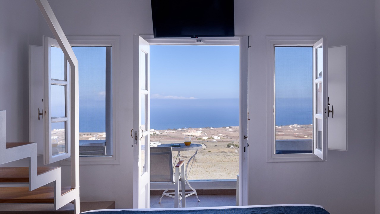 Photo of Bedroom in Oia