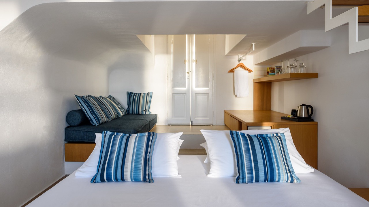 Photo of Bedroom in Oia