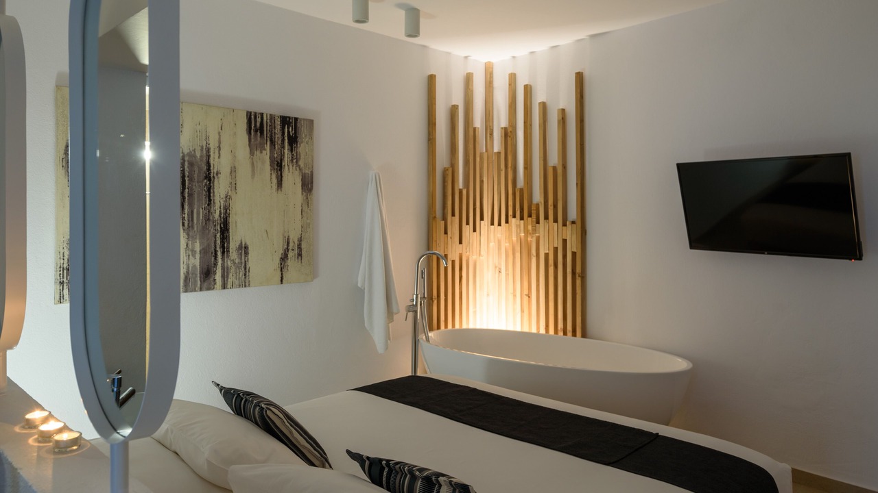 Photo of Bedroom in Oia
