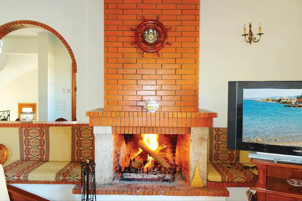 Photo of Bedroom in Assos-Lechaio