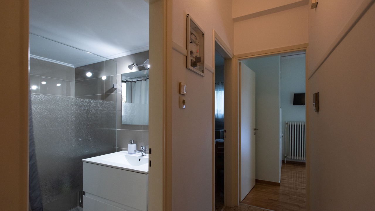 Photo of Bathroom in Nea Smirni