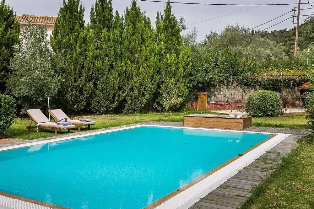 Photo of Outdoor in Mikros Gialos