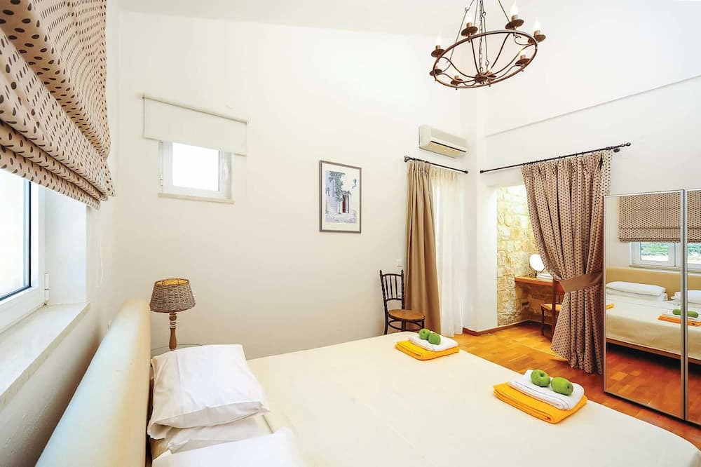 Photo of Bedroom in Prinos