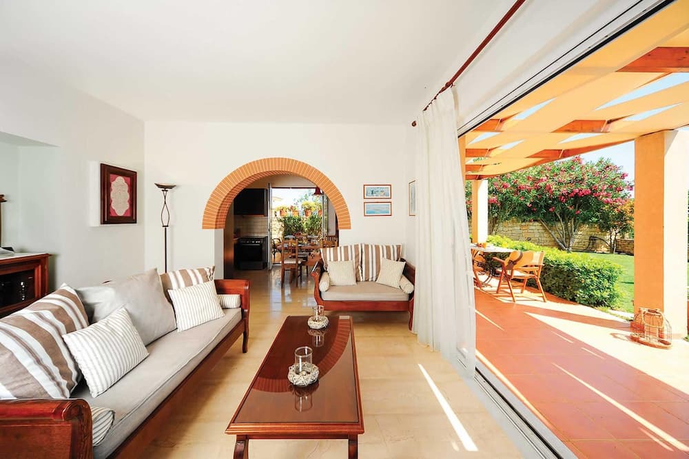 Photo of Livingroom in Prinos