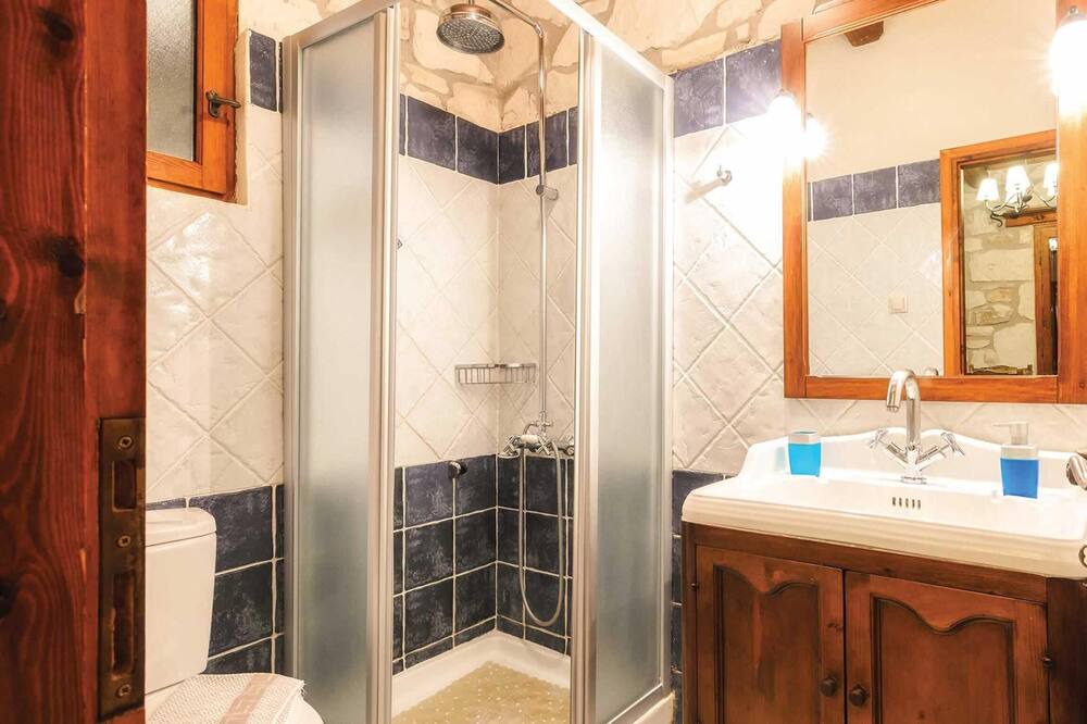 Photo of Bathroom in Xirokastello