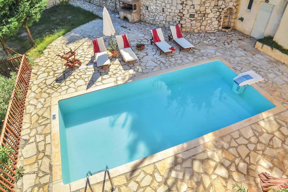 Photo of Outdoor in Xirokastello