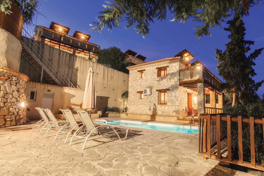 Photo of Outdoor in Xirokastello