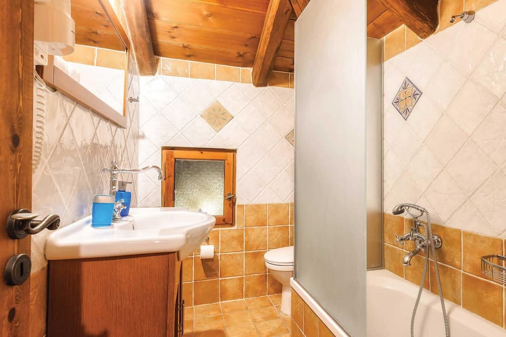 Photo of Bathroom in Xirokastello