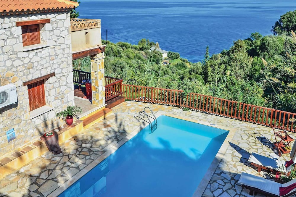 Photo of Outdoor in Xirokastello
