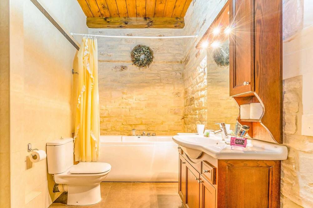 Photo of Bathroom in Asteri