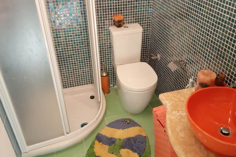 Photo of Bathroom in Velon