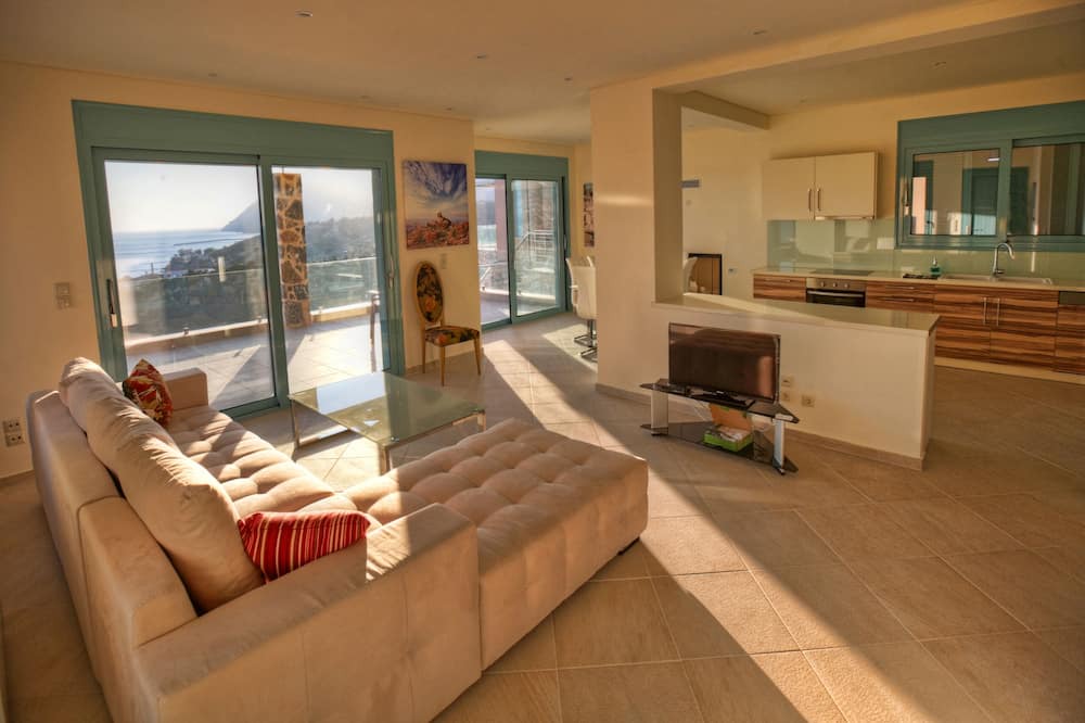 Photo of Livingroom in Plomari