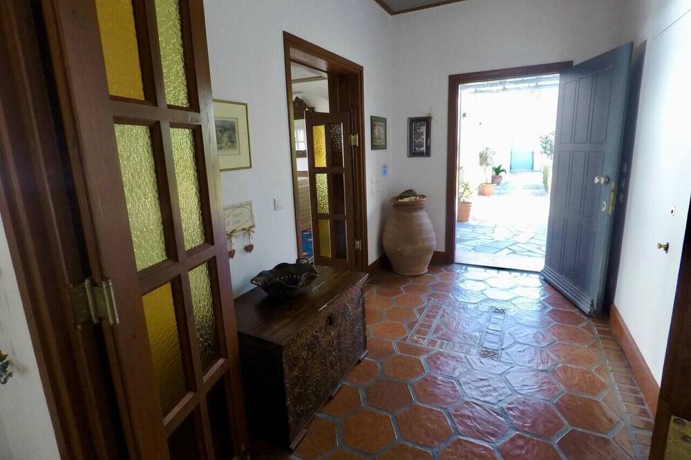 Photo of Livingroom in Vrontados